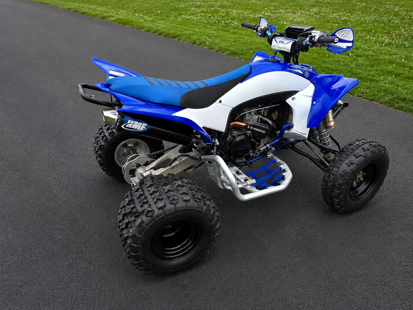 2010 Yamaha YFZ450R — rear right